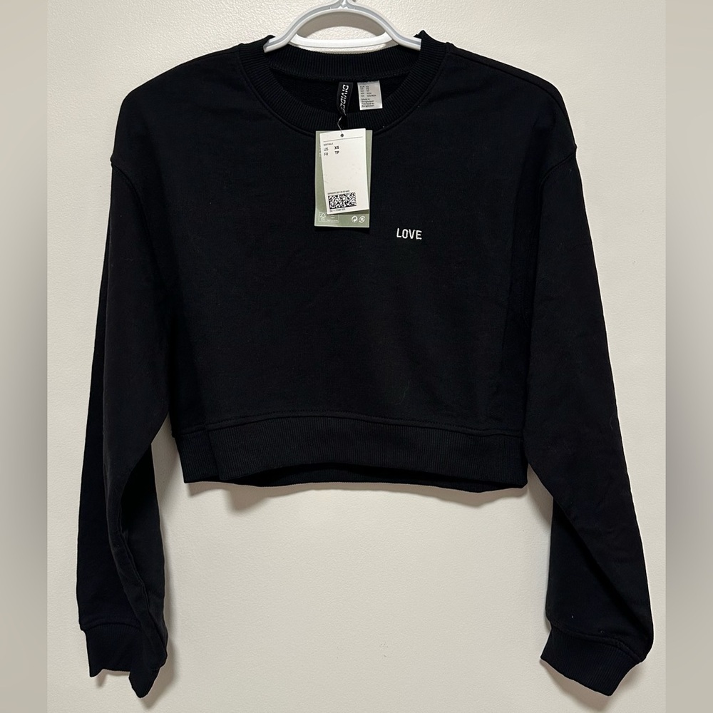 H&M Black Cropped Sweatshirt